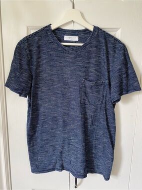 Everlane Box-Cut Tee in Essential Cotton Navy White Thin-Striped Pocket Tee Med